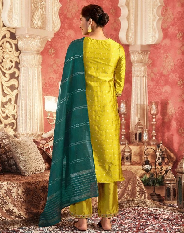 Skylee Women Jacquard, Silk Blend Kurta Pant Dupatta Set - XL