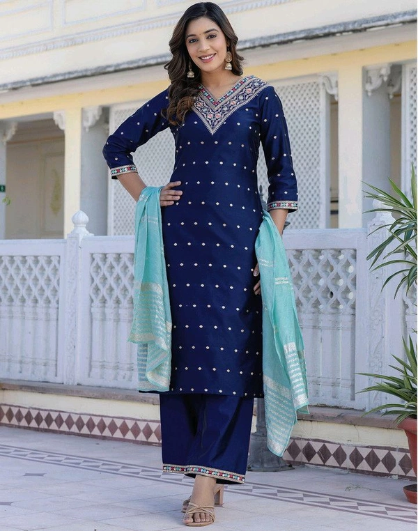 Skylee Women Jacquard, Silk Blend Kurta Pant Dupatta Set - XL