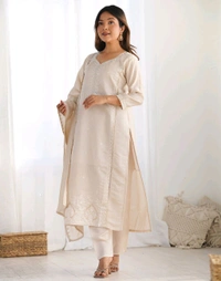 Skylee Women Silk Blend Kurta Pant Dupatta Set - S