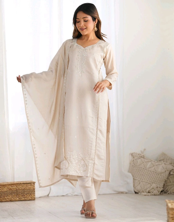 Skylee Women Silk Blend Kurta Pant Dupatta Set - S