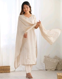 Skylee Women Silk Blend Kurta Pant Dupatta Set - S
