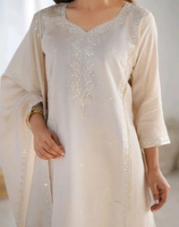 Skylee Women Silk Blend Kurta Pant Dupatta Set - S