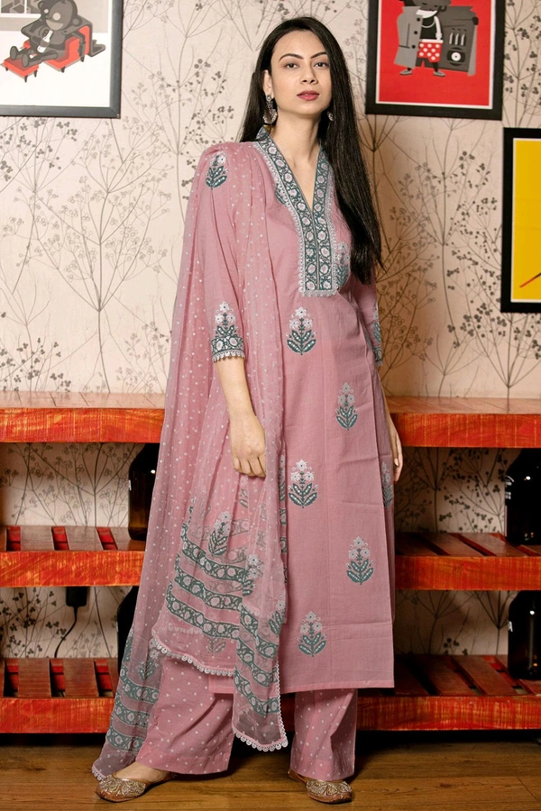 Gosriki Women Cotton Rayon Kurta Pant Dupatta Set - S