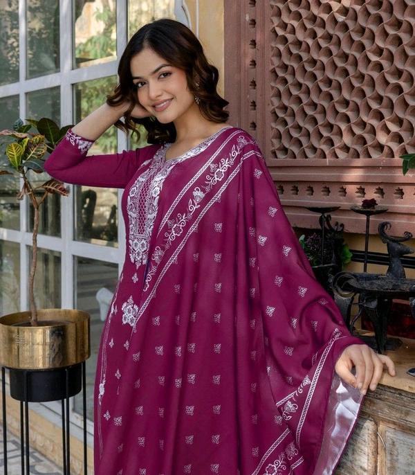 Trendz Tycoon Printed Kurta, Salwar & Dupatta Set - L