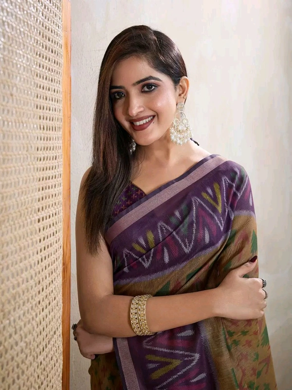 PAMPER YOURSELF Floral Silk Blend Saree