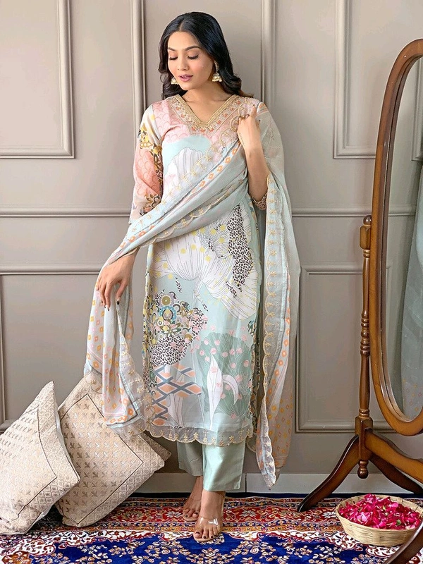 JAPNAAM Embroidered Kurta, Trouser/Pant & Dupatta Set - L