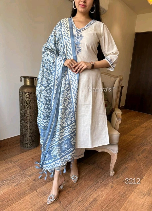 TRAHIMAM Embroidered Kurta, Trouser/Pant &  - M