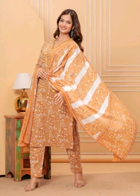VEERACOLLECTION Floral Print Kurta, Trouser/Pant & Dupatta Set - M