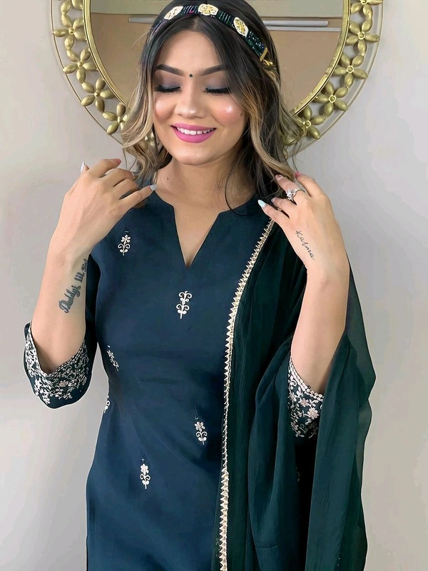 Pinfit Women Cotton Blend Kurta Palazzo Dupatta Set - M
