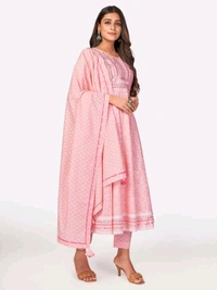 VBUYZ Women Pure Cotton Kurta Pant Dupatta Set - L
