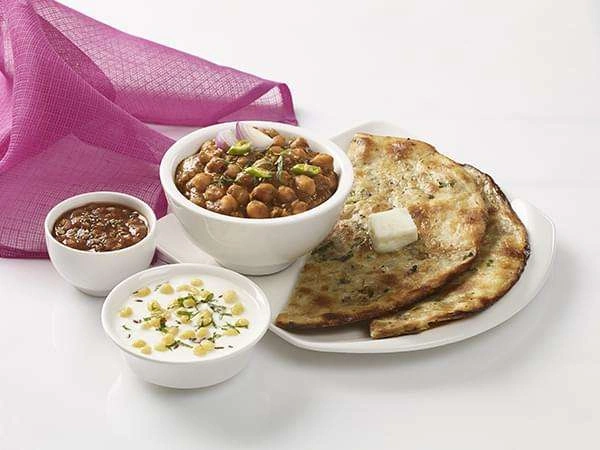 Wow Spcl. Kulcha With Channa & Raita (2Pc)