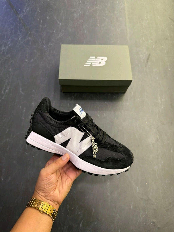 NEW BALANCE 327 BLACK & WHITE  - Black, 5