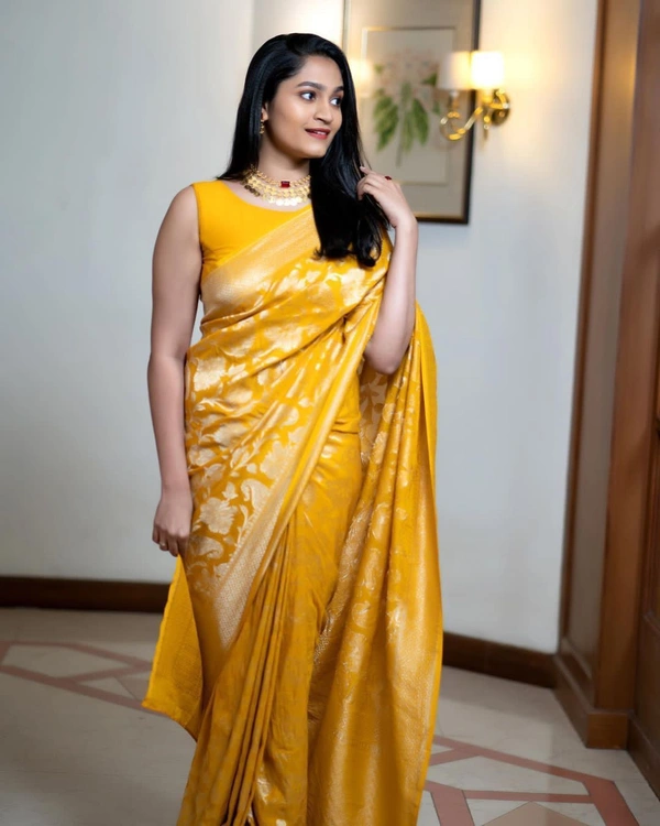 SSD Golden Queen Saree - Gold