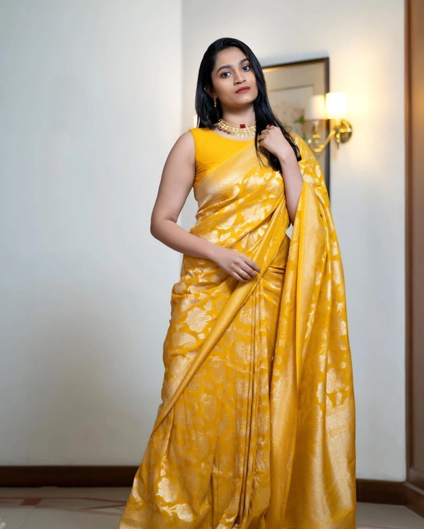 SSD Golden Queen Saree - Gold