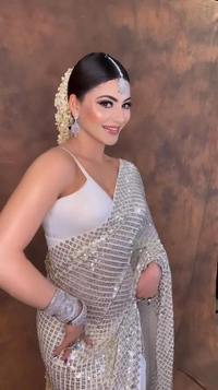 SSD Urvashi Rautela Wear - white