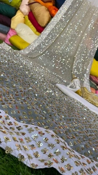 SSD Urvashi Rautela Wear - white