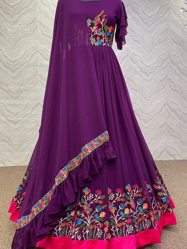 SSD GOWN 2022 - Queen