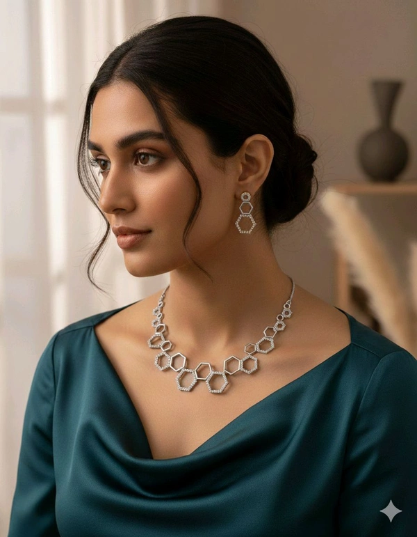 Women’s Necklace Set