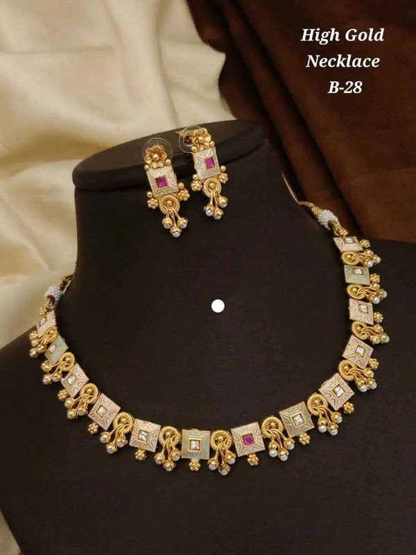 Fancy High Gold Necklace Set