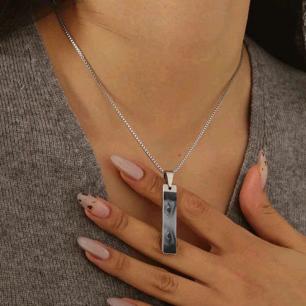 Customised eye pendent 