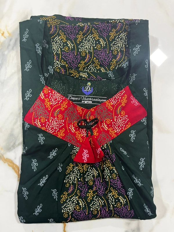 100% Pure Cotton Women�s Nighty (Red & Green)