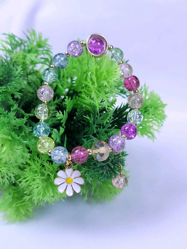 Bracelet With Flower Charm and Bead Hanging With Middel Bead Cover Ring : 1pc (Not Our Own Make)