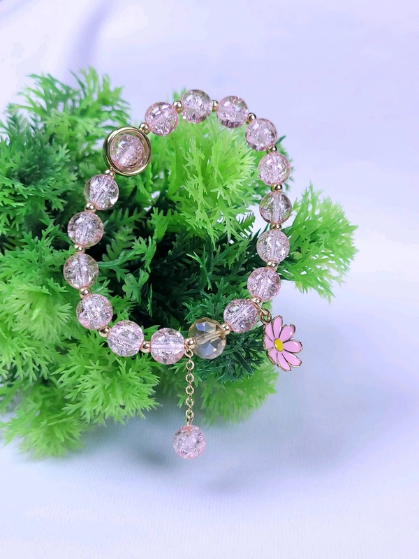 Bracelet With Flower Charm and Bead Hanging With Middel Bead Cover Ring : 1pc (Not Our Own Make)