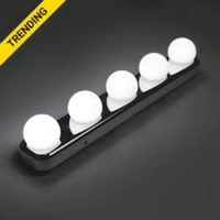 Studio Light STUDIO GLOW*Gives you the most natural ligh for makeup•Cordless.