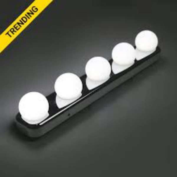 Studio Light STUDIO GLOW*Gives you the most natural ligh for makeup•Cordless.
