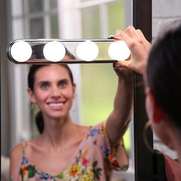 Studio Light STUDIO GLOW*Gives you the most natural ligh for makeup•Cordless.