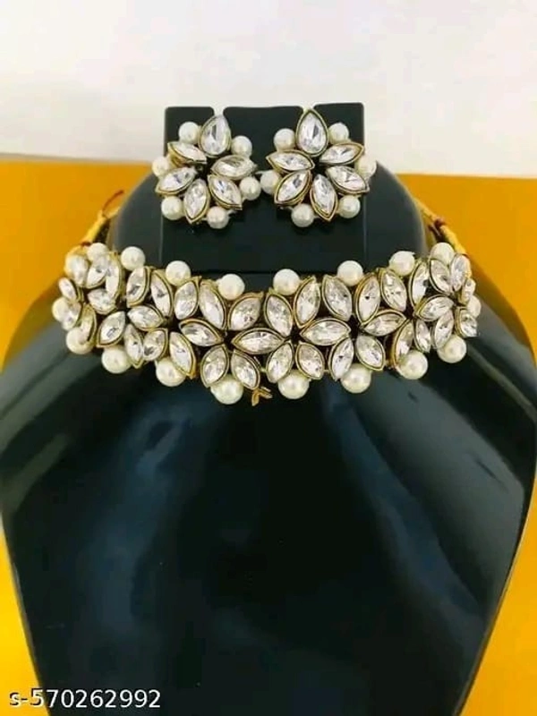 Gracefull Gold Plated Pearl Kundan Chokar For ย Celebration - Free size, White