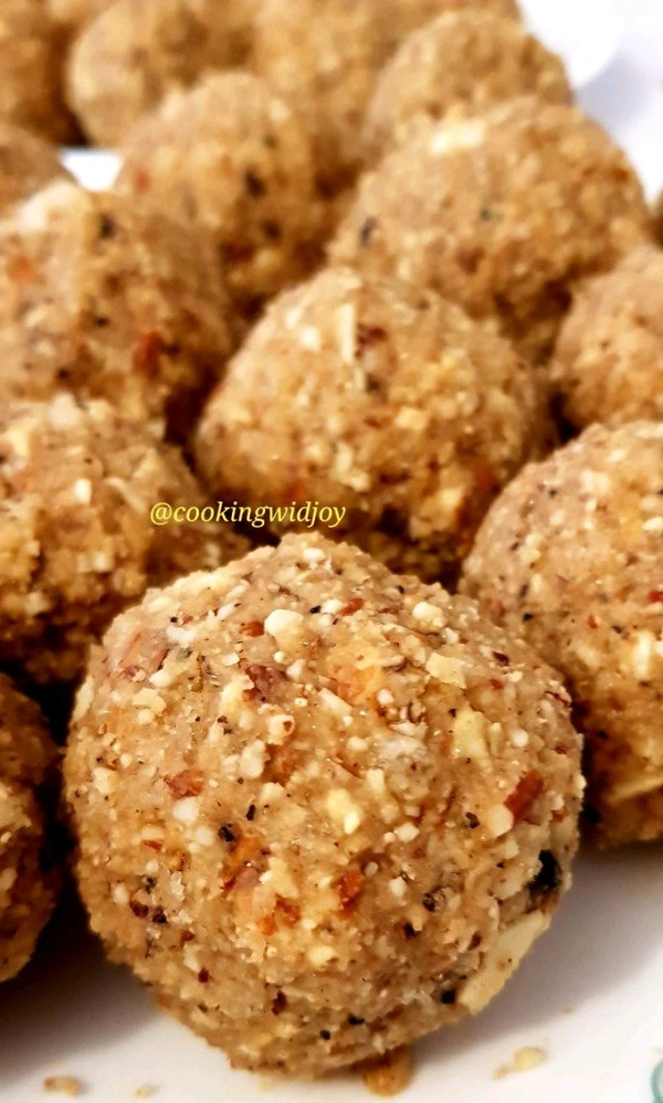 Goundh Laddu - 500gm