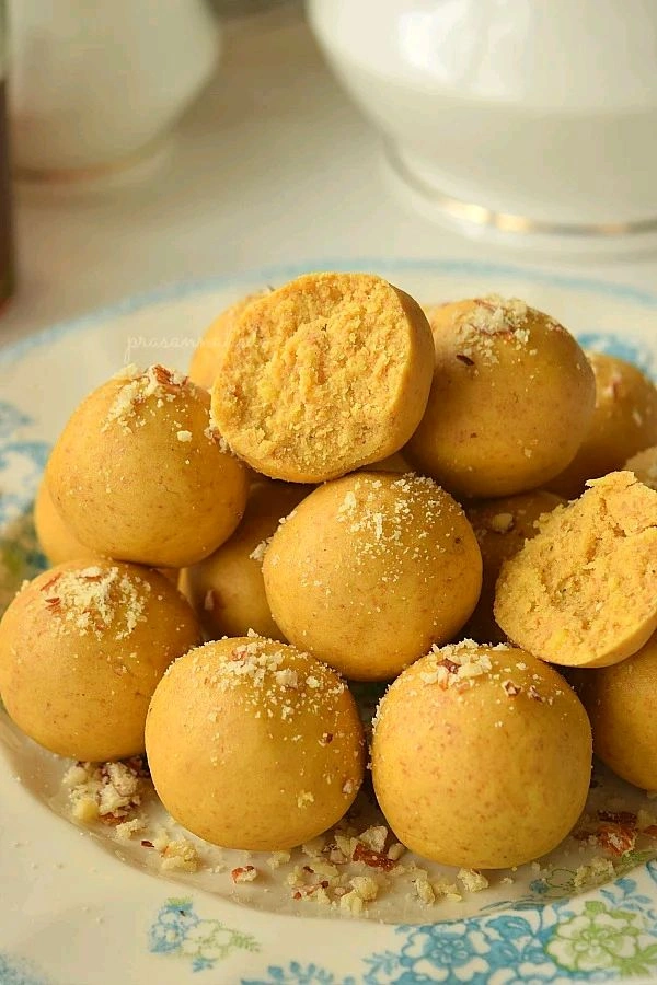 Besan Laddu - 500gm