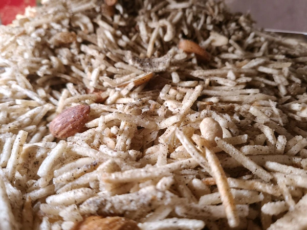 Alu Chivda - 1Kg