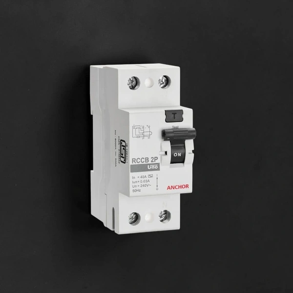 UNO C40A. RCCB 100MA