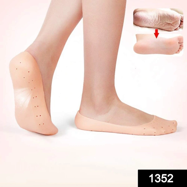 Anti Crack silicone Gel Foot Protector Moisturizing Socks - Pack Of1