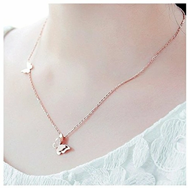 Yellow Chimes Latest Fashion Stainless Steel Gold Plated Charm Pendant 