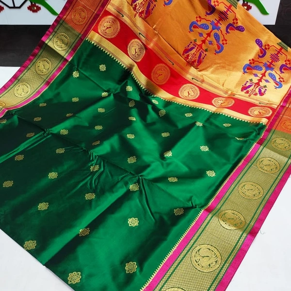 Kadiyal Maharani Paithani With Chakra Design