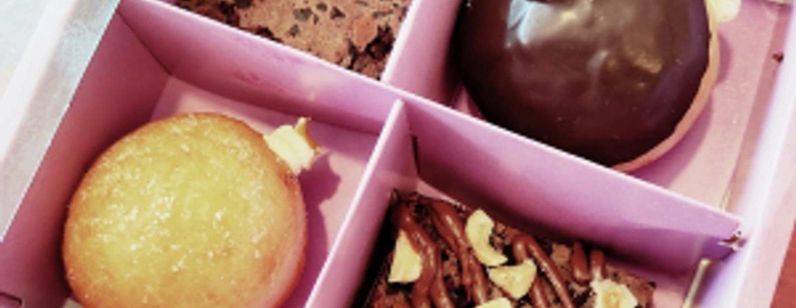 Creambliss gifting hamper box of assorted treats