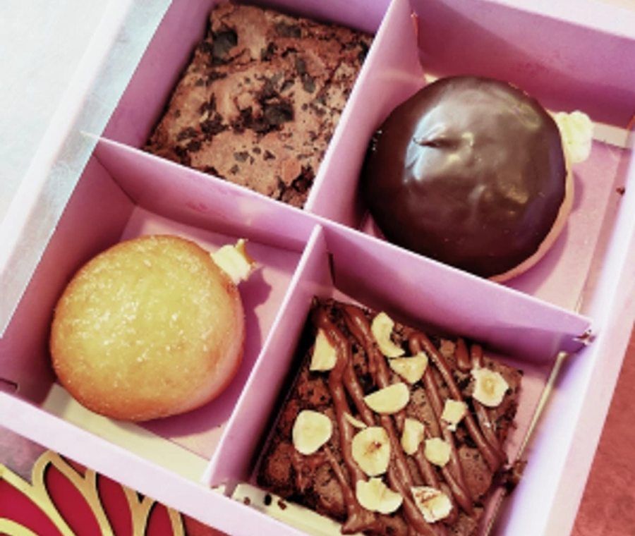 Creambliss gifting hamper box of assorted treats