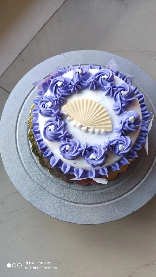 Cake's Delight : Homemade Cakes Vanilla Anniversary Cakes - Blue, vanilla and sparkling white.