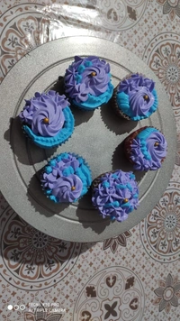 Cupcakes - Blue and purple.