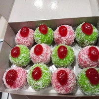 COCONUT PAN AND ROSE LADDU - GREEN & PINK, 250 gm