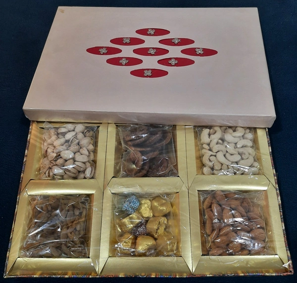 6 CAVITY, 600 GM DRYFRUITS GIFT PACK