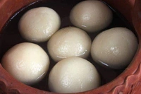 সাদা রসগোল্লা (Sada Rasogolla)