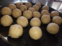 Narkel Naddu ( নারকেল নাড়ু)