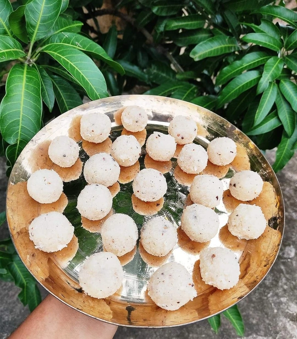 Narkel Naddu ( নারকেল নাড়ু)