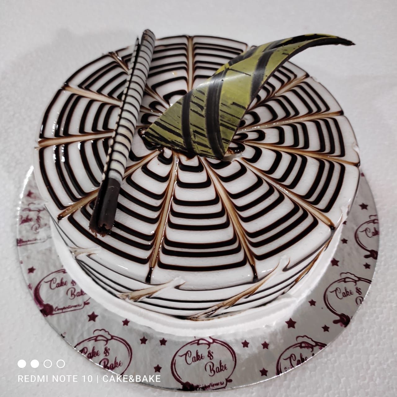 Vancho cake | Cake, Chocolate flavors, Cake decorating