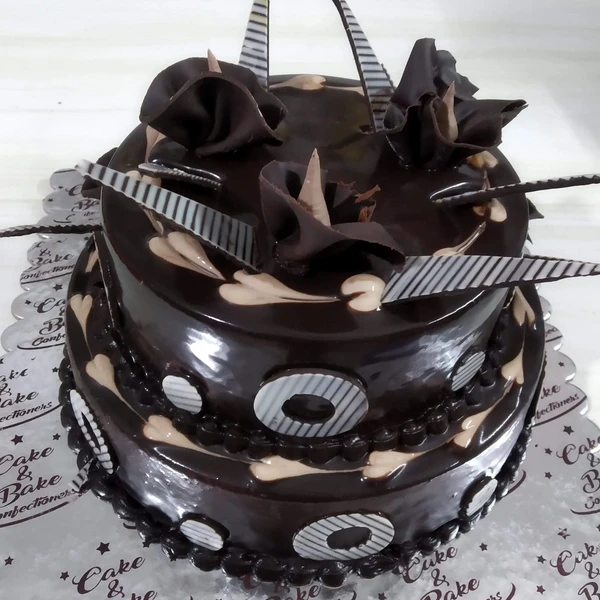 Royal Chocolate Two Layer Cake - 2 Pound