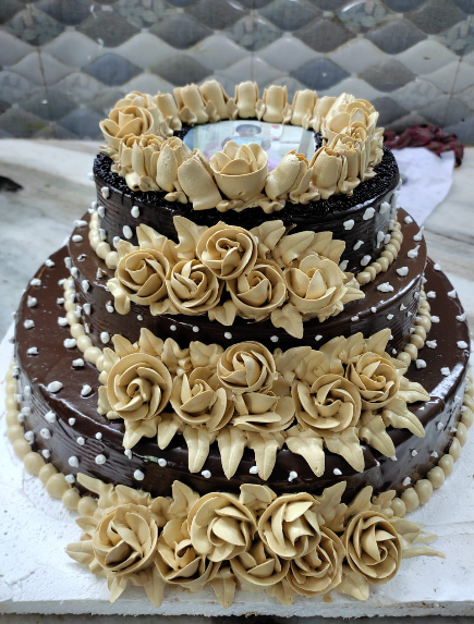 Pin by Lisa Ramirez on Quick Saves | Happy birthday chocolate cake, Tasty  chocolate cake, Chocolate cake designs